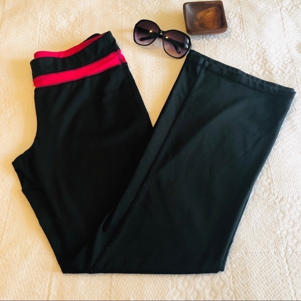 Champion Yoga Pants Medium Rise Black with Pink Trim size Medium